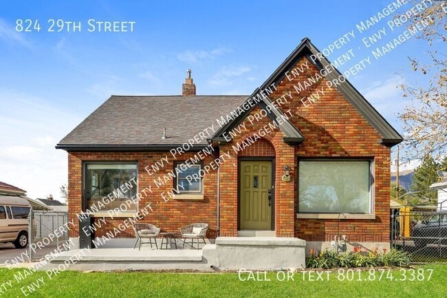 Building Photo - 824 29th St