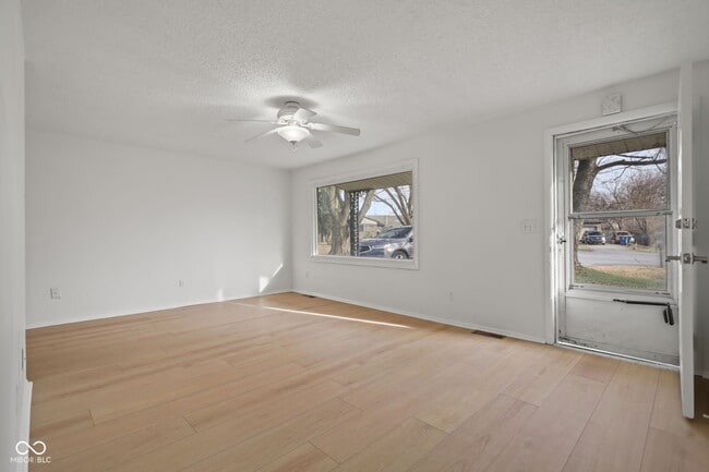 Photo - 8856 Moll Dr