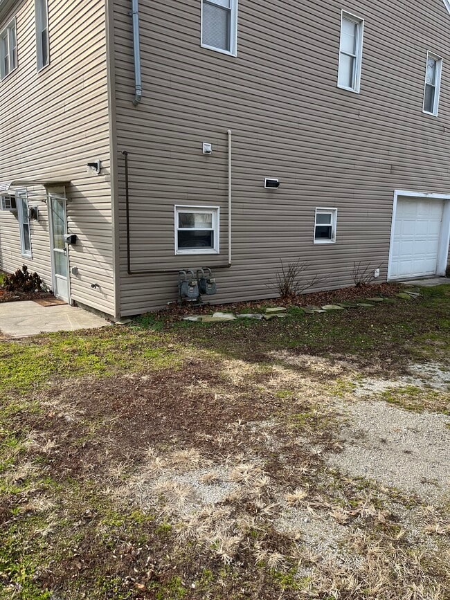Exterior - 193 Monroe St Unit 193 C