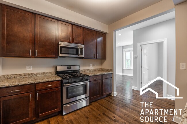 Photo - 2506 W Argyle St Unidad 2A