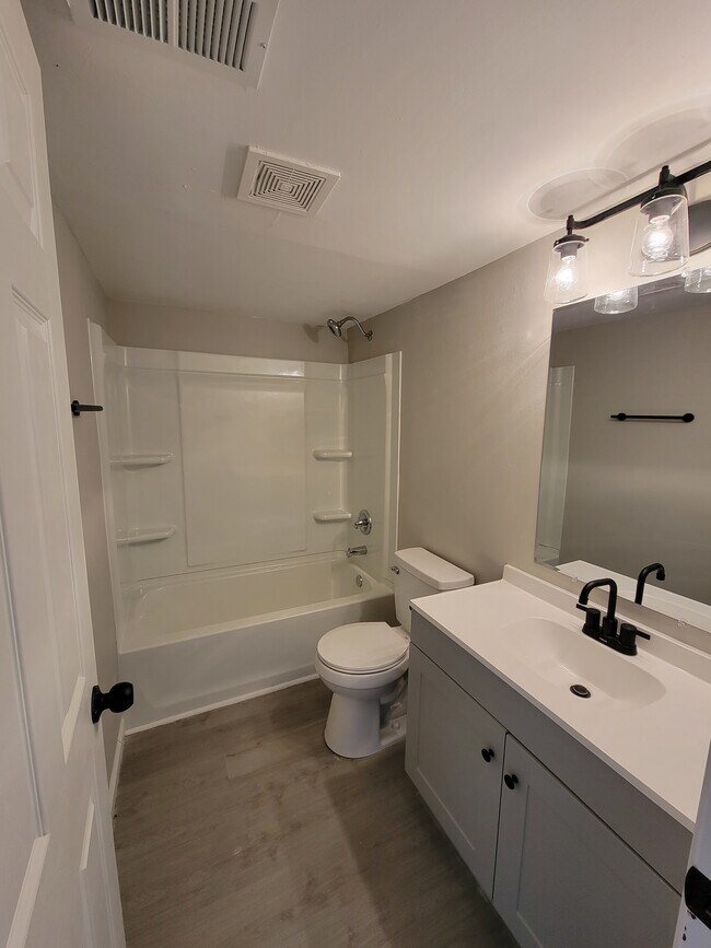 Bathroom - 3536 Heatherton Dr