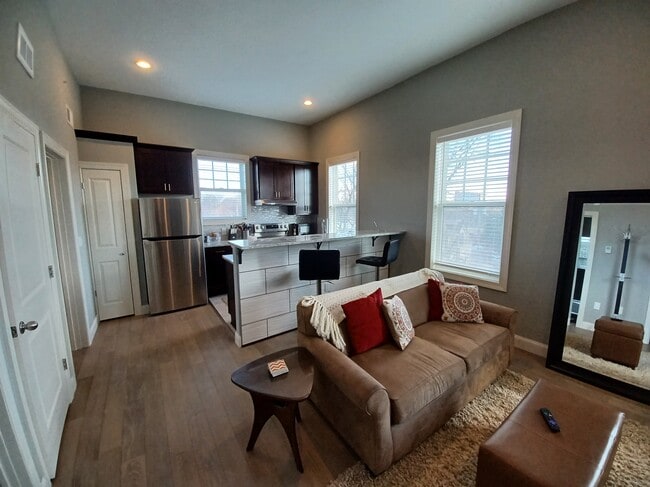 Building Photo - 1786 W Willis St Unit 6