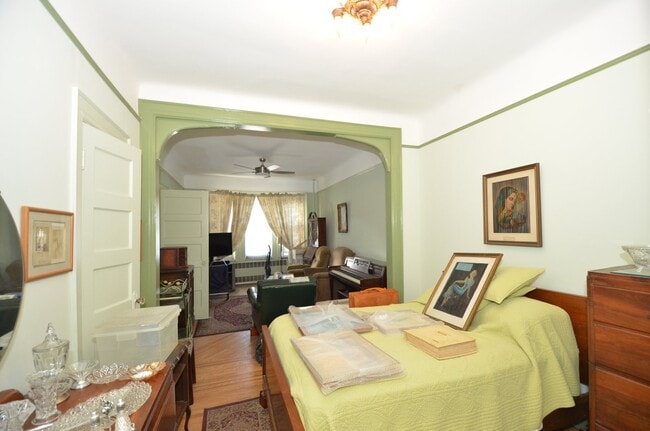 Building Photo - 1956 Coney Island Ave Unit 3BD 1BA 2 FLOOR