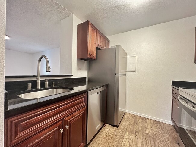 Photo - Beautiful 2 bed with private patio and outdoor space