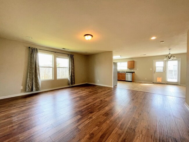 Photo - 3412 Castlecreek Dr SW