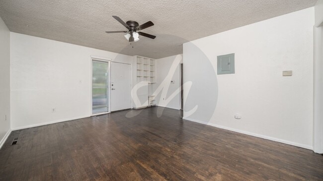 Photo - 1003 Columbia St