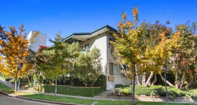 1975 S Beverly Glen Blvd