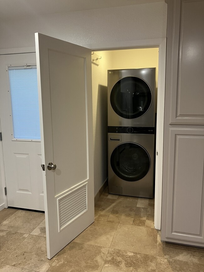 Photo - 1145 Delaware St