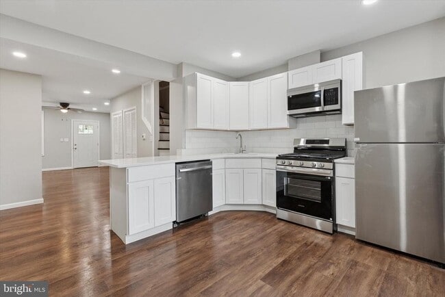 Photo - 230 Main St Townhome