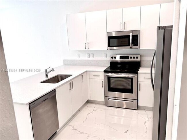 Photo - 15925 SW 2nd Dr