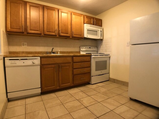 Building Photo - 71 Gardner St Unit 84-2B