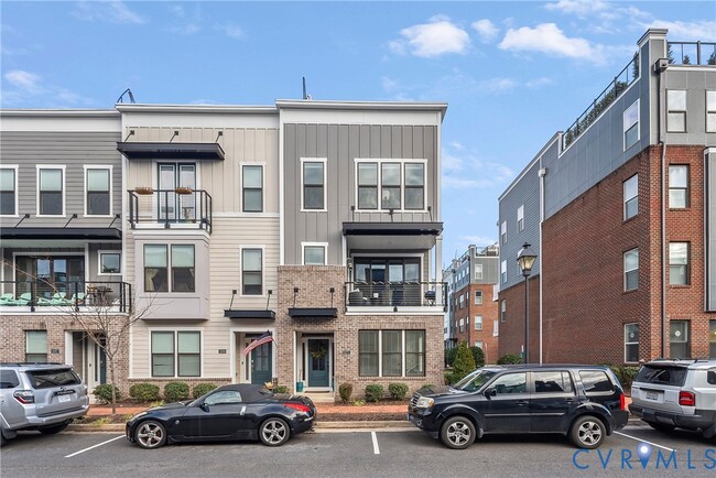 Photo - 5271 Old Main St