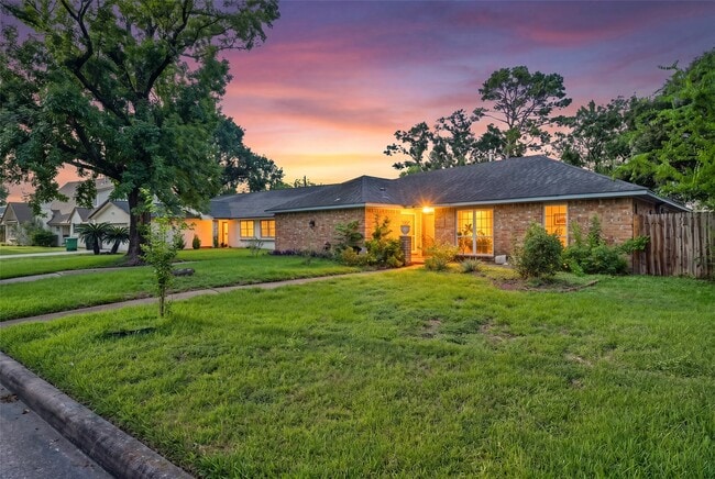 Building Photo - 5714 Arbor Vitae Dr