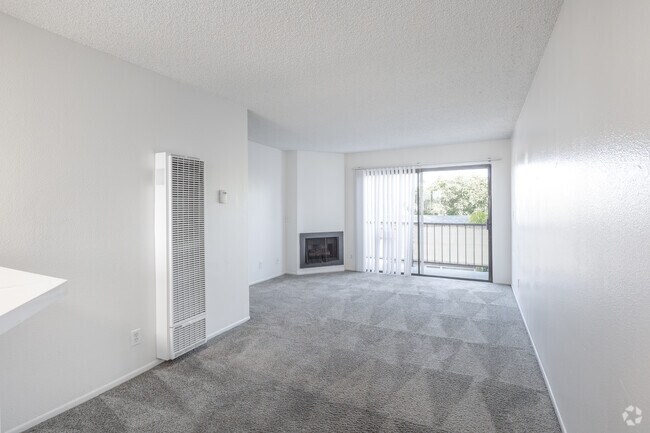 2 habitaciones, 1,5 baños - 750 pies cuadrados - Sala de estar