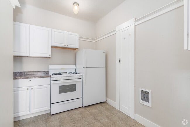 0BR, 1BA - 350SF Kitchen