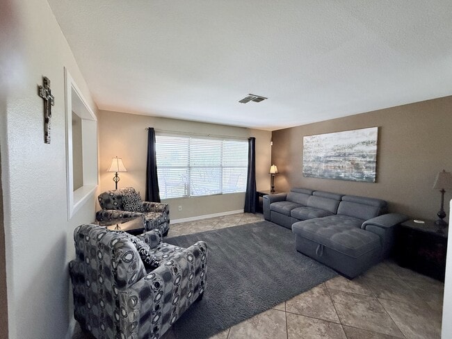 Photo - 18882 N 77th Ave