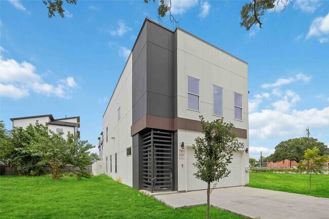 Photo - 2505 Anita St