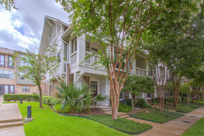 Photo - 1862 Summit Ave