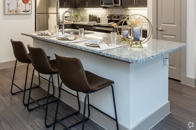 1HAB, 1BA - 695 ft² - The Sutherland