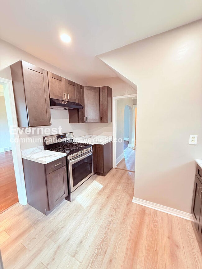 Photo - 3 Bed, 1 Bath Home with Fenced Yard / Vouchers Accepted / Available Now!