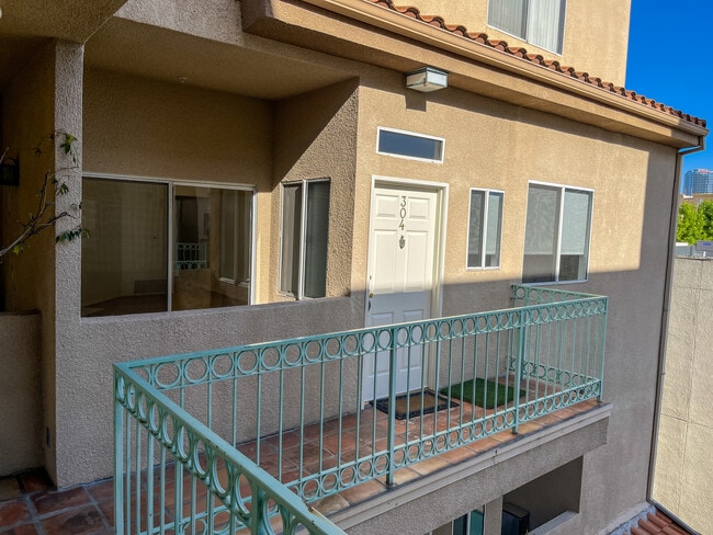 Unit front door - 10626 Valley Spring Ln Unit 304
