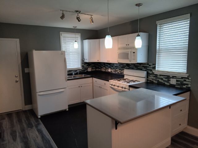 Photo - 559 W 42nd Pl Unit 2