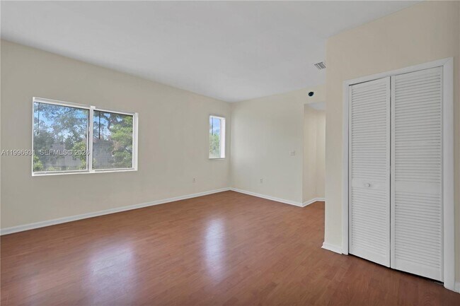 Photo - 109 NW 6th Ave Unit 8