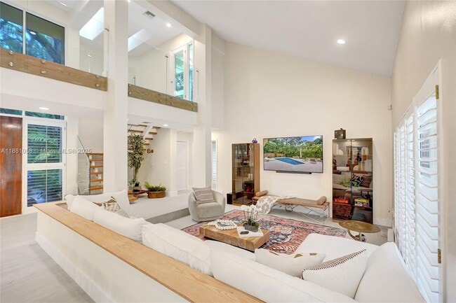 Photo - 2360 Tigertail Ave