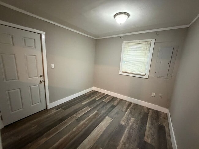 Photo - 2 Bedroom- 1 Bathroom- Home in Silver Creek!