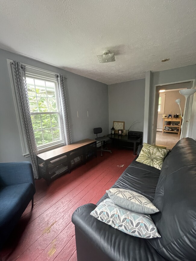 Photo - 215 Dwight St