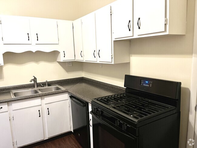 Building Photo - 836 Main St Unit 2 Rental