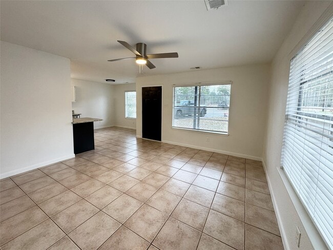 Photo - 918 Bolton Ct