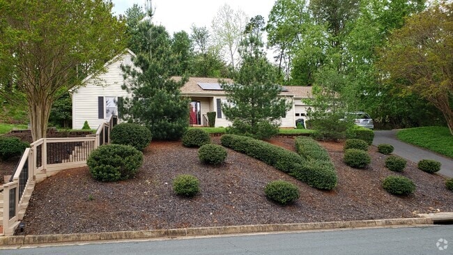 Building Photo - 1542 Surry Hill Ct Rental