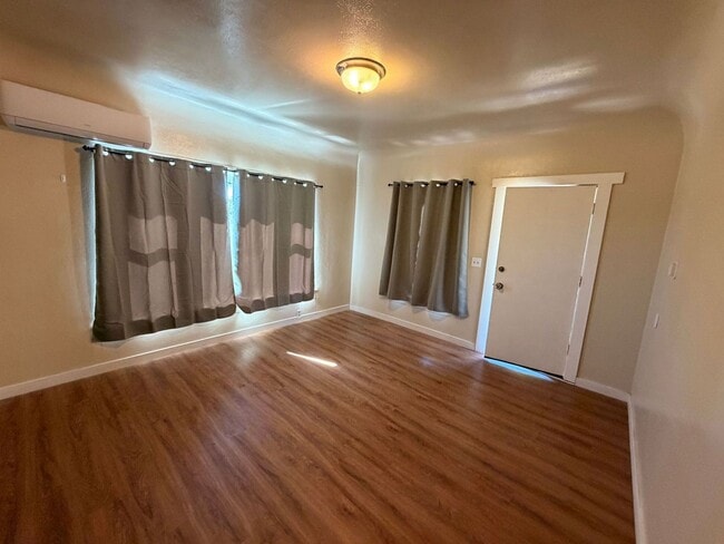 Photo - 625 N 8th #A