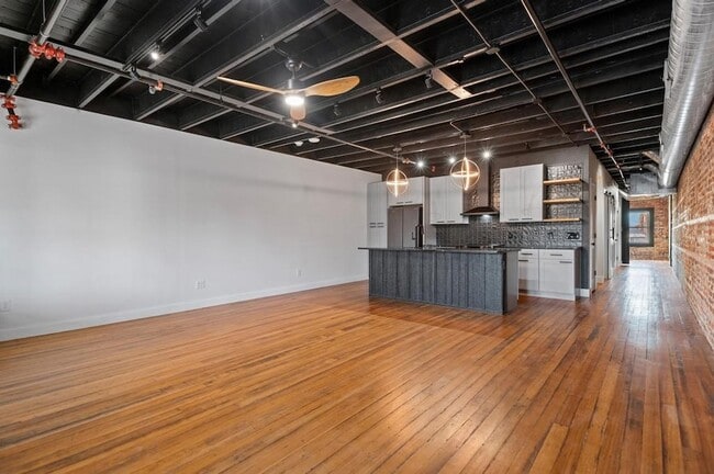 Building Photo - 330 W Lamar St Unit 201 Rental