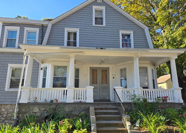 Building Photo - 15 Edwards St Unit 3L