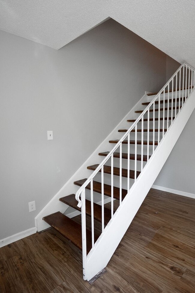 Photo - 2398 Winston Way