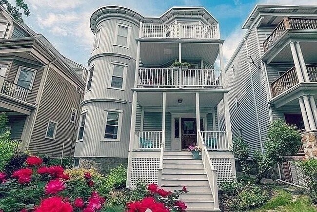 Building Photo - 762 Columbia Rd Unit 2 Rental