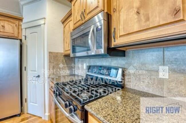 Photo - 1076 W Stanhope St