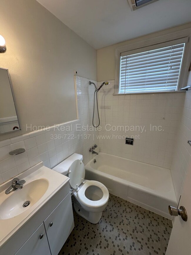 807 W End Blvd Unit C-4