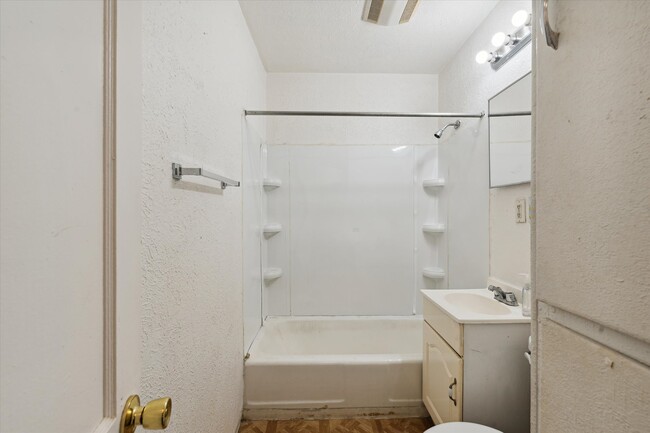 Photo - 5107 Bennett Rd