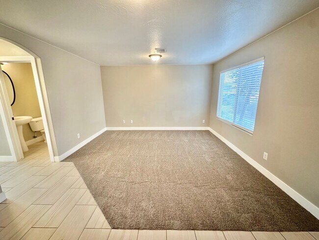 Photo - Desert Hills Gem!