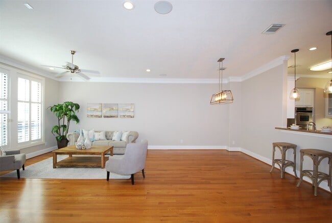 Photo - 2410 Dorrington St Unit B