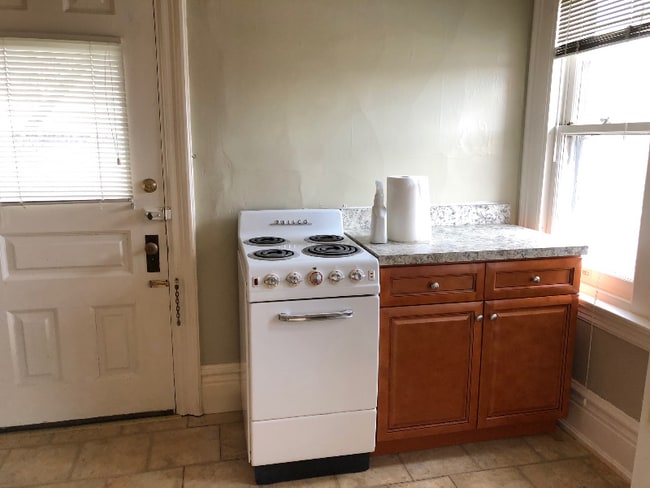 Photo - 1200 W 10th St Unit 2