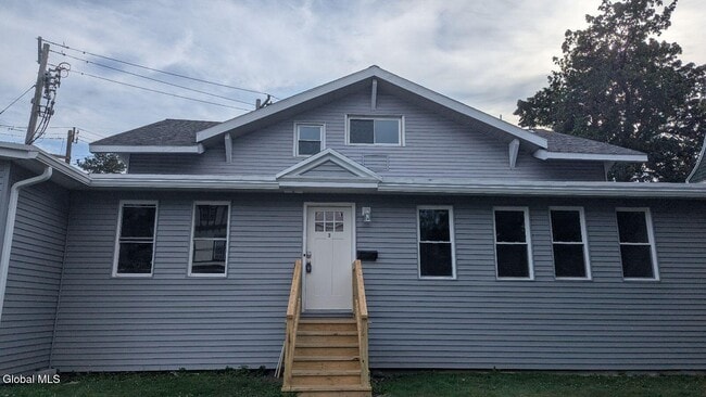 Building Photo - 4 Ten Eyck Ave Unit 3 Rental