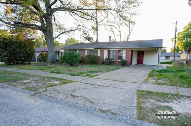 Photo - BIG HOME IN GARDEN VALLEY AREA OF SHREVEPORT