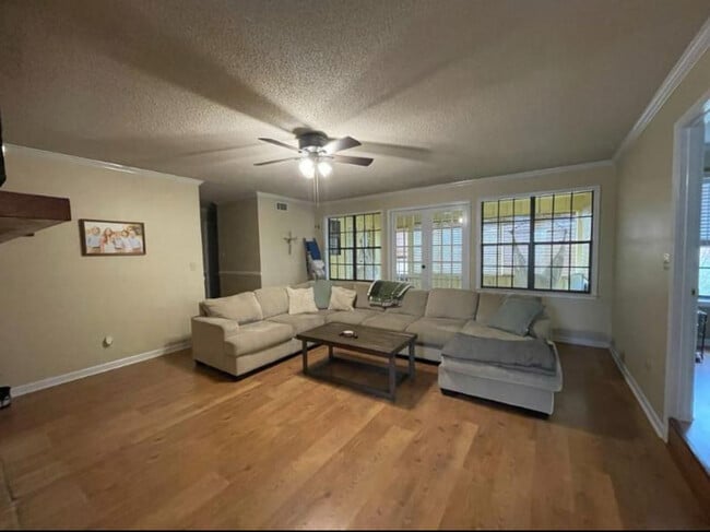 Photo - 1914 Cardinal Dr