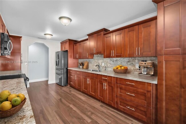 4991 NW 72nd Ter