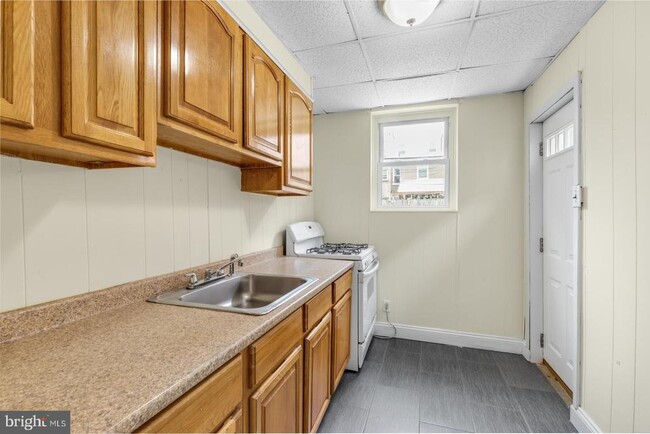 Photo - 2033 E Letterly St