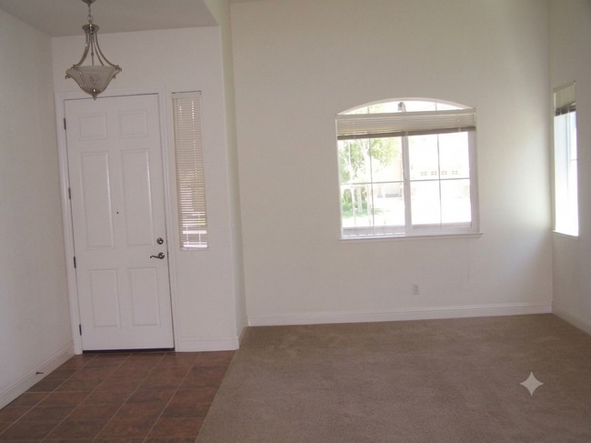 Photo - 1004 Hildebrand Cir